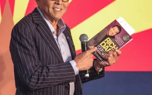 روبرت كيوساكي يتحدى العاصفة: لماذا يشتري البيتكوين الآن؟