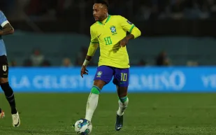 نيمار يُسقط رقم بيليه ويكتب فصله الخاص في تاريخ السامبا