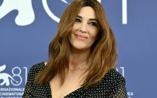 مونيكا بيلوتشي تكشف أول صورة من فيلم 7Dogs مع أحمد عز