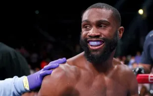 إينيس يرفع التحدي: سأُسكت الجميع في أول نزال بوزن 154 رطلاً أمام ليما