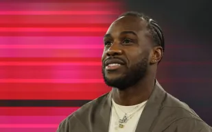 سيارة اللاعب ميكائيل أنطونيو المحطمة تُعرض للبيع بعد نجاته من حادث مروع