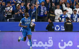 بين السماء والملعب… طائرة الهلال تكشف بُعدًا جديدًا للاحتراف (فيديو)