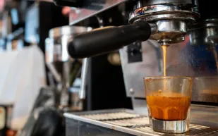 هل شرب الإسبريسو قبل التمرين مفيد؟.. طبيب يجيب