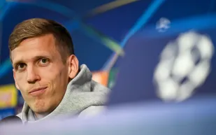 غموض في معسكر إسبانيا.. هل أخفى برشلونة حالة داني أولمو الحقيقية؟