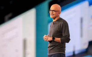 لماذا حصل ساتيا ناديلا على تعويضات تفوق قادة عمالقة وادي السيليكون؟