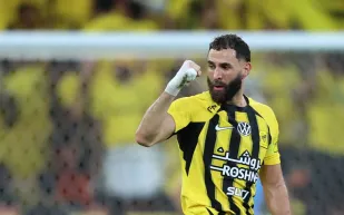 إحصائيات مذهلة لبنزيما ضد الهلال.. هل يواصل تألقه أمام خصمه المفضل؟