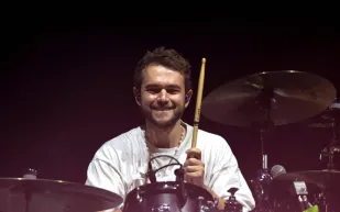 منسق الأغاني العالمي زيد يعرض فيلا فاخرة للبيع في قلب هوليوود هيلز.. تعرف على السعر