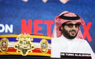 تركي آل الشيخ يلمّح إلى مفاجأة كروية من الليغا في موسم الرياض (فيديو)