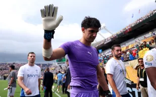 ياسين بونو على بُعد مباراة واحدة من إنجاز تاريخي مع الهلال