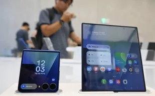 سامسونج تستعد لإطلاق هاتف جالاكسي زد تريفولد القابل للطي ثلاث مرات