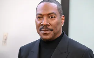 إيدي ميرفي يكشف لأول مرة أسرار عن حياته في وثائقي " Being Eddie" (فيديو)