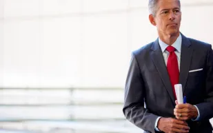 رئيس ناسا بالإنابة يفجّر المفاجأة: سباق جديد إلى القمر وSpaceX متأخرة عن الموعد