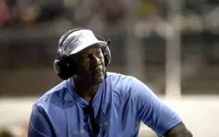 مايكل جوردان يتألق بساعة نادرة من الذهب الوردي.. كم سعرها؟