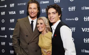 ليفي ماكونهي يكشف كواليس أول فيلم له أمام والده ماثيو