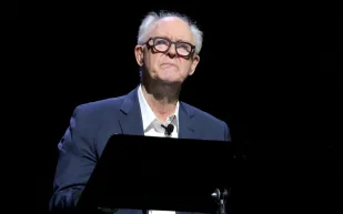 في عيد ميلاده الـ 80.. كم تبلغ ثروة جون ليثغو؟