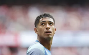 جود بيلينجهام جانبًا إنسانيًا نادرًا ويعترف: لهذا السبب كنت أبحث عن اسمي على "إكس"