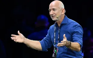 الذكاء الاصطناعي يثير الجدل عالميًا.. وجيف بيزوس يرد بتفاؤل