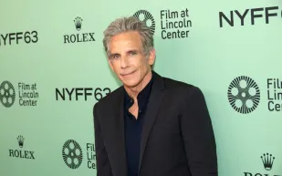 بن ستيلر: الكوميديا الجريئة انتهت... ووسائل التواصل تغيّر وجه هوليوود