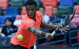 النجم الأمريكي تايلور فريتز في الرياض: جاهز لمنافسات SixKingsSlam 2025