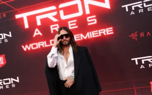 بين السينما والموسيقى والتكنولوجيا.. كيف صنع جاريد ليتو ثروته الهائلة؟