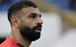 محمد صلاح يظهر في انتخابات الرئاسة الكاميرونية.. هل هي مزحة أم خطأ فني؟