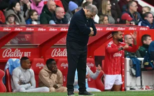 نوتنغهام فورست يبحث عن مدرب جديد.. ومدرب السعودية السابق أبرز المرشحين