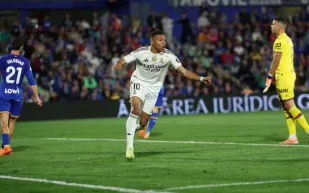 هدف مبابي في الكلاسيكو يقربه من التتويج بالكرة الذهبية لأول مرة