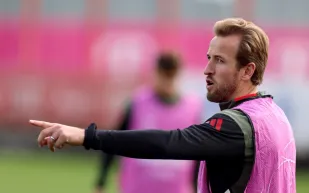 بايرن ميونخ يوضح موقفه من تجديد عقد هاري كين