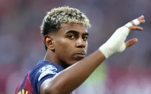 لامين يامال يوجه تحديًا لريال مدريد: "نراكم عند الباب"