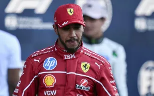 لويس هاميلتون يقترب من أول منصة تتويج مع فيراري في سباق المكسيك (فيديو)