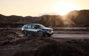 BMW iX3 vs Mercedes GLC: مواجهة ألمانية خالصة.. من يملك المستقبل؟