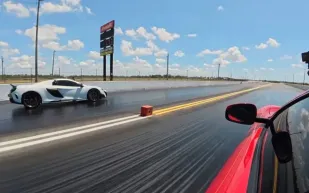 فيراري وماكلارين وجهاً لوجه في سباق لا يُنسى.. من حسم المعركة؟ (فيديو)