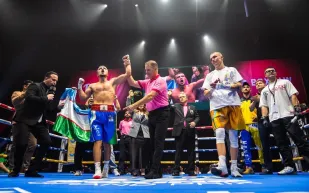 تورسونوف يتأهل لنهائي WBC Grand Prix بعد فوز صعب في موسم الرياض (صور)