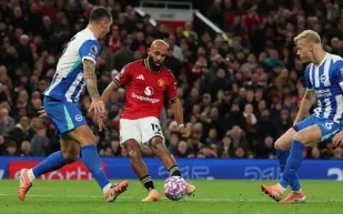 مانشستر يونايتد يواصل انتفاضته برباعية أمام برايتون ويصعد للمركز الرابع (فيديو)