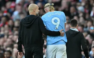 بعد إشادة جوارديولا.. تعرف على القيمة التسويقية لهالاند ودوناروما 