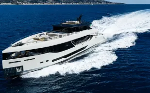 مايورا تكشف عن يخت 36 Exuma الفاخر بمزيج من الفخامة والأداء العالي (فيديو)