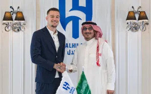 رسمياً.. سافيتش يُجدد عقده مع الهلال حتى صيف 2028