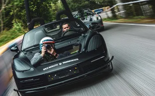 متدربو بورشه يحوّلون 718 بوكستر إس إلى سيارة تصوير احترافية مذهلة