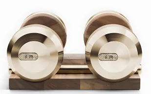 سواروفسكي وPENT تطلقان مجموعة معدات لياقة فاخرة مرصّعة بالكريستال