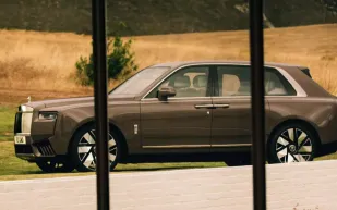 رولز- رويس تكشف عن كولينان سيريز II.. فخامة تتجاوز التوقعات (شاهد) 