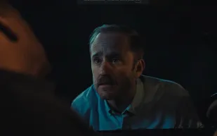 بين الدراما والتشويق: فيلم Sharp Corner يصل صالات العرض السعودية بحبكة درامية مذهلة 