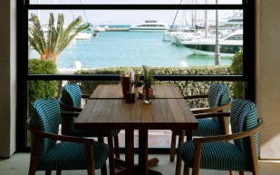 كم تبلغ تكلفة الإقامة في فندق ميسي الجديد على البحر المتوسط؟ (صور)