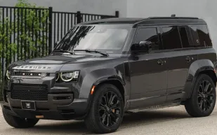  لاند روفر ديفندر أوكتا المصفحة: تجربة قيادة فاخرة مع خيارات أمان متقدمة (فيديو)