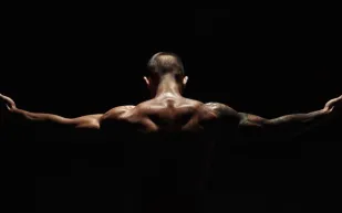 دراسة تكشف أسرار "ذاكرة العضلات" واستراتيجيات الحفاظ على القوة أثناء الشيخوخة