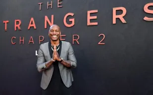 لماذا أصدرت الشرطة أمرًا بالقبض على  النجم تايريس جيبسون؟