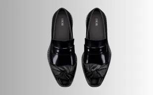 بين الكلاسيكيّة والجرأة.. أحذية بالماريز من ديور تخطف الأضواء