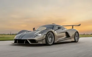 نسخة استثنائية.. هينيسي فينوم F5 بقوة 2,031 حصان وناقل يدوي نادر