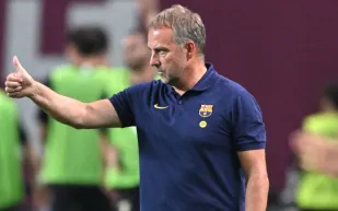 مدرب برشلونة يوجه رسالة لمشجعي الفريق بعد الخسارة أمام باريس سان جيرمان