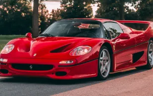 هل تتجاوز فيراري F50 توقعات المزاد وتحقق سعرًا تاريخيًا جديدًا؟