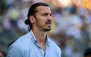 نجم ميلان الشاب كاماردا يلفت الأنظار ورسائل قديمة تبرز علاقتَه مع زلاتان